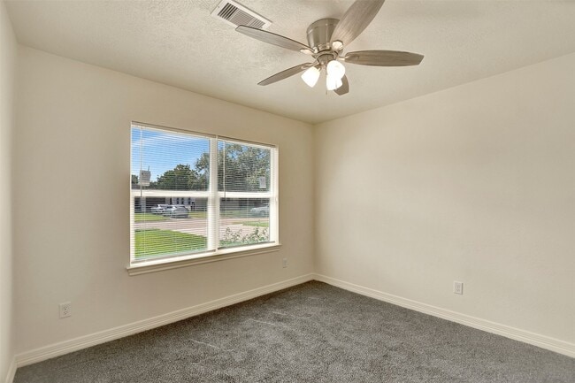 Building Photo - 1307 Belshire Rd