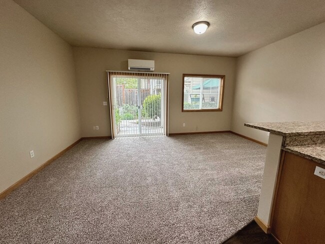 Building Photo - (MUS 1952) Beautiful 3 Bed/2 Bath Town Home