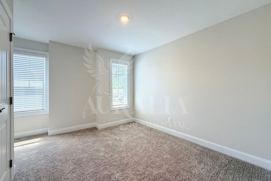 Building Photo - 6935 Point Bar Pl