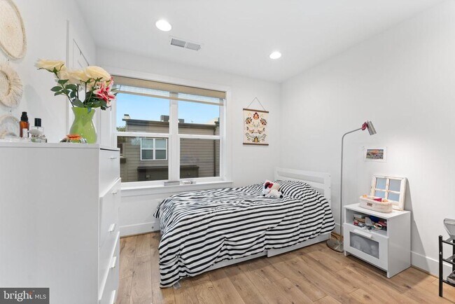 Building Photo - 3533 Bellflower Ln