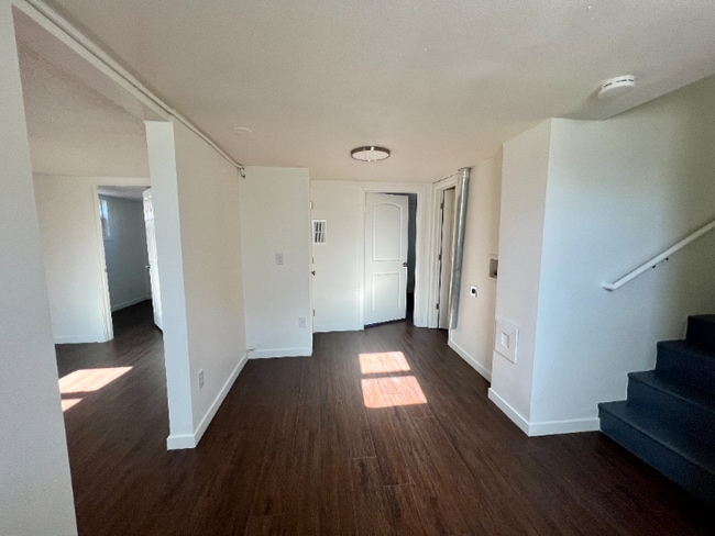Building Photo - Updated Single Family Home!