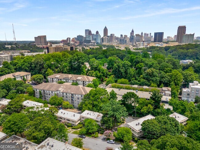 Building Photo - 96 Ardmore Pl NW