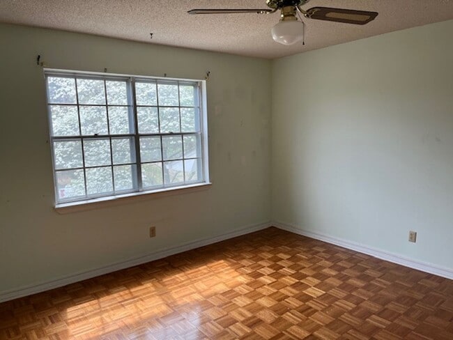 Building Photo - Take a look at this home in West Russellville