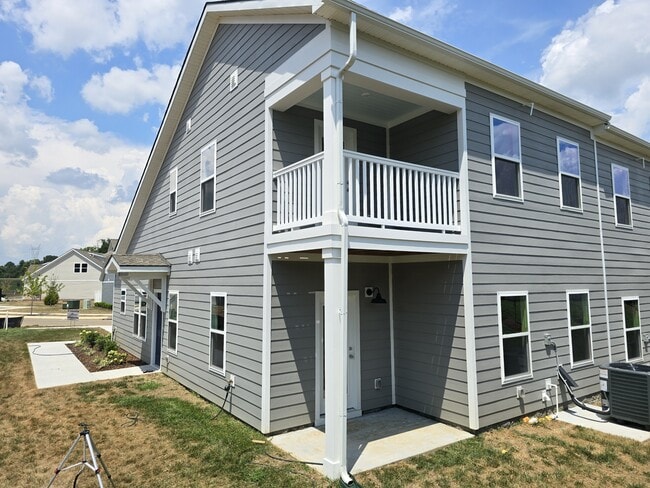 Building Photo - 5140 Pace Pk Cir