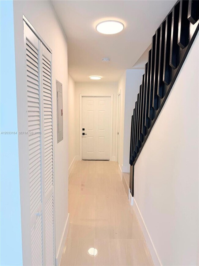 Building Photo - 2878 Coral Springs Dr