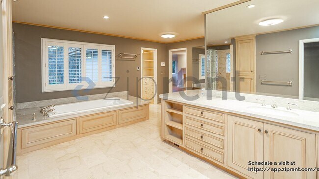 Building Photo - 16000 Greenwood Rd