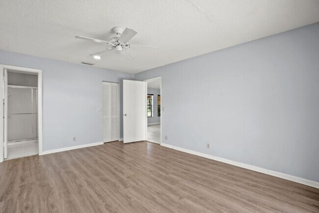 Building Photo - 4128 Chestnut Ave