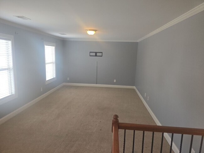 Building Photo - The Manors at White Knoll