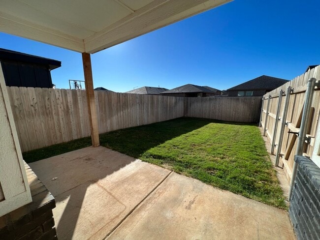 Building Photo - Easy Living with AMRR: Beautiful 4-Bedroom Home Near HEB