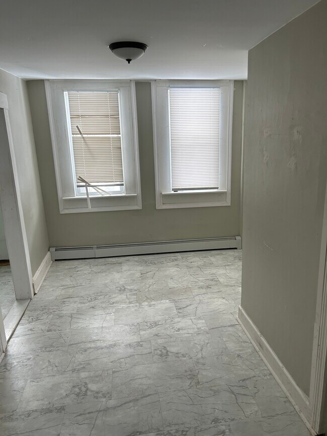 Building Photo - 113 Portland Ave