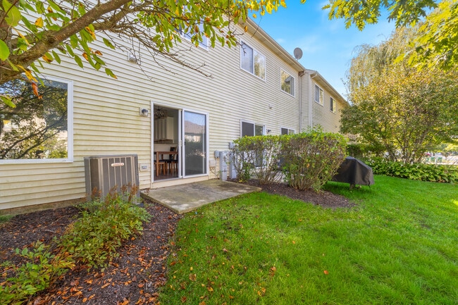 Building Photo - 17578 Gilbert Dr