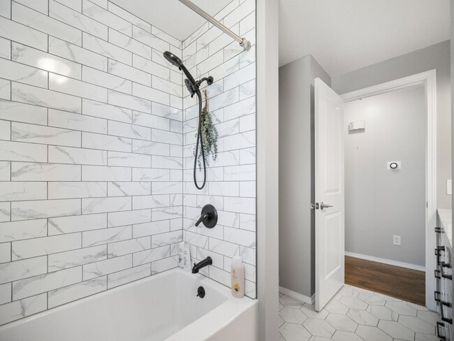 Building Photo - Spacious 4-Bedroom Pet-Friendly Home in North Spokane