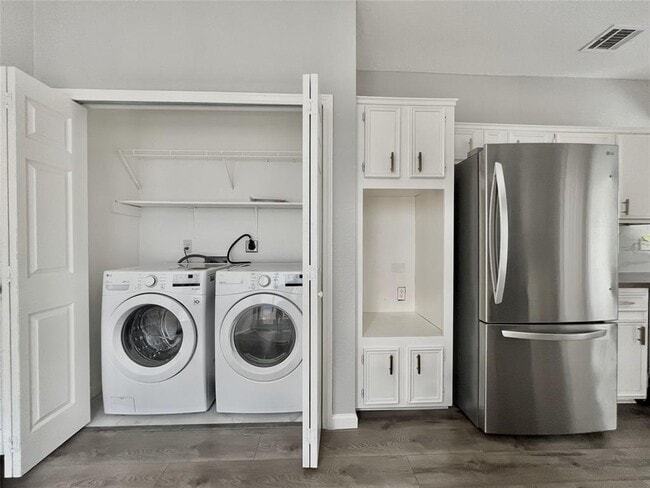 Building Photo - 11917 Meadowfire Dr