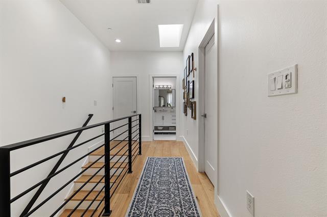 Building Photo - 2222 Moser Ave