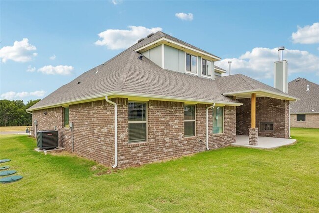 Building Photo - 12401 Samara Dr