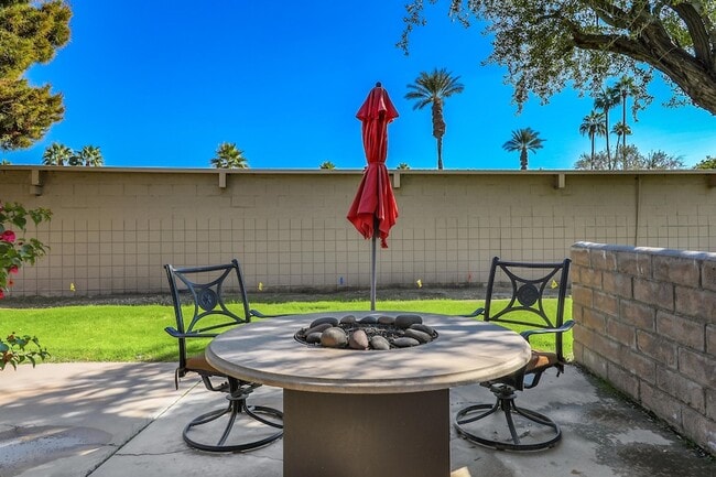 Building Photo - 42505 Adams St