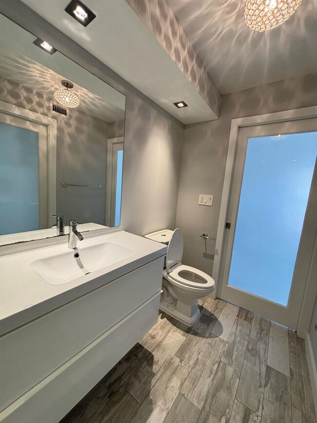 Building Photo - 1629 Riverview Rd