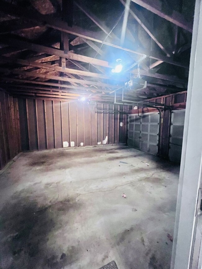 Building Photo - Perfect Nestled Condo Call Now!