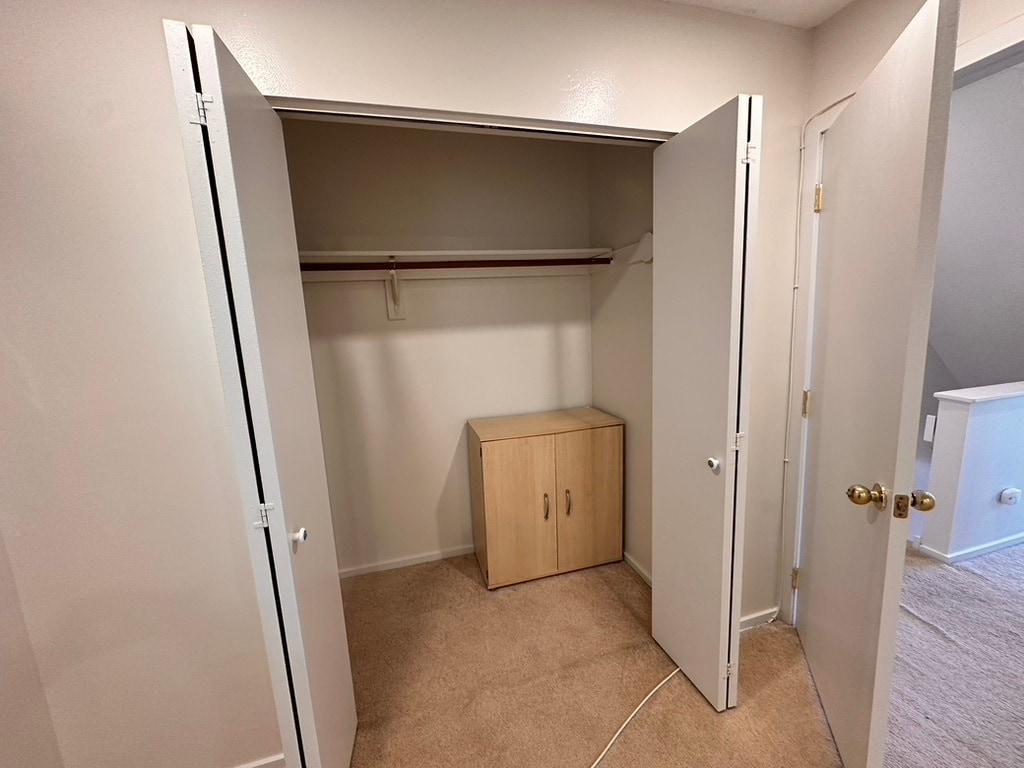 Building Photo - 585 Park Rd