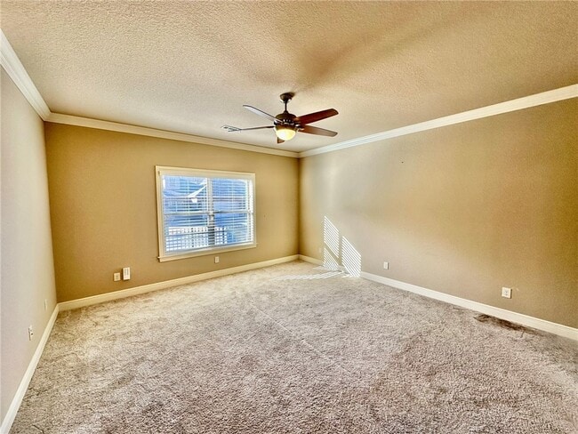 Building Photo - 6613 W Valley View Rd