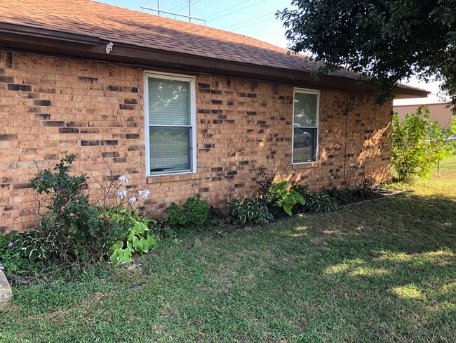 Flower Bed - 254 Hickory Stick Ln