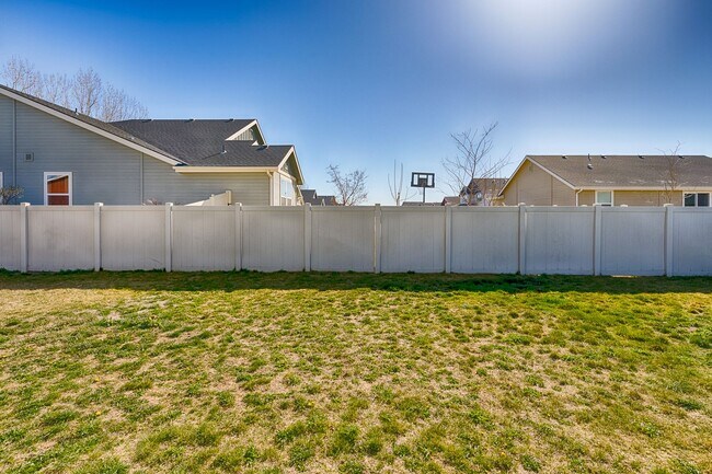 Building Photo - 1052 N Star Bright Ln