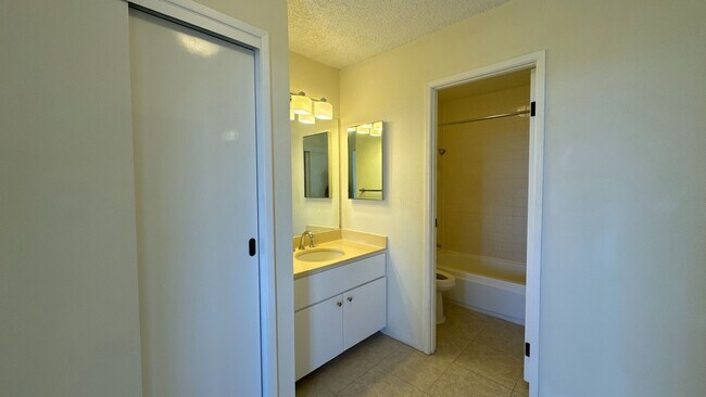 Building Photo - 55S S Kukui St