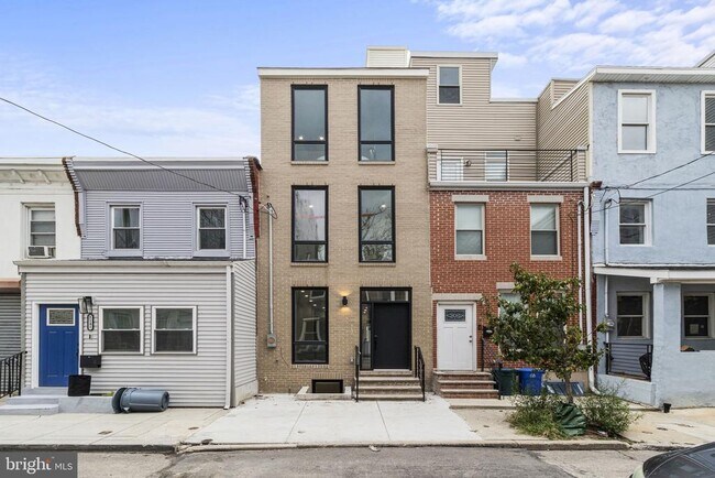 Building Photo - 2139 Sears St