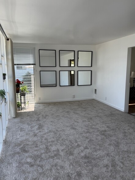 Family Room or Entertainment Room - 518 1/2 Crane Blvd