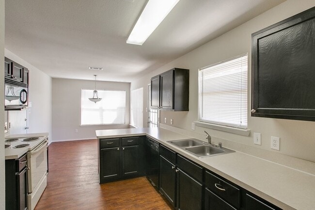 Building Photo - 3920 Malibu Sun Dr