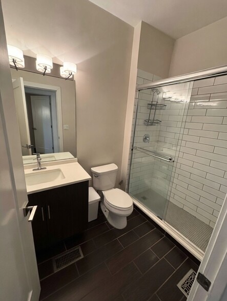 Building Photo - 3114 N Southport Ave