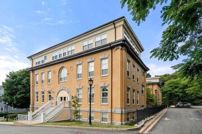Building Photo - 145 Glenwood St