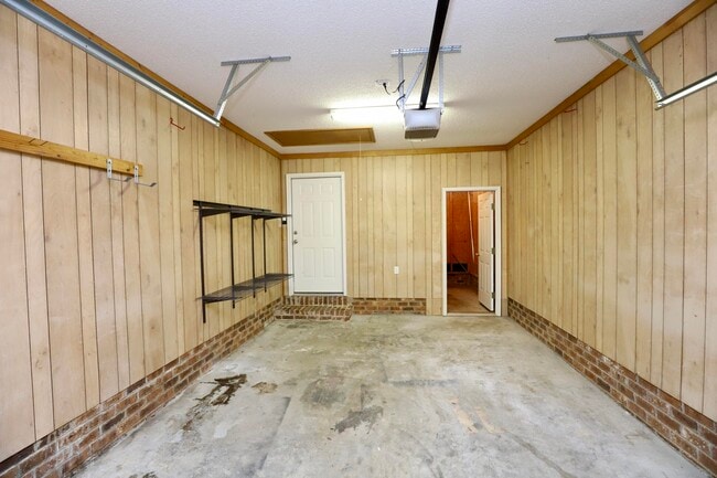 Building Photo - 3643 Red Lane Rd