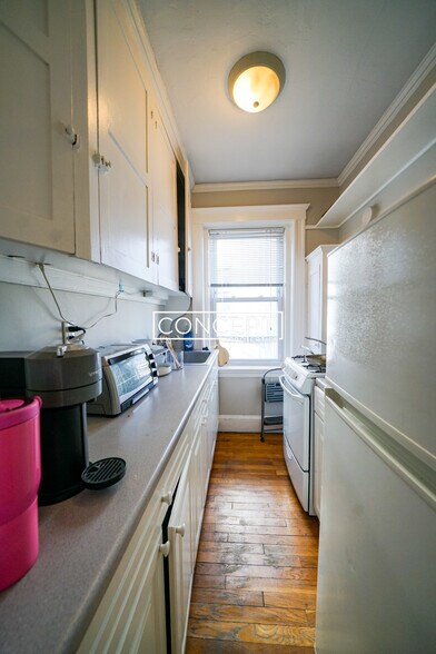 Building Photo - 11 Gray St