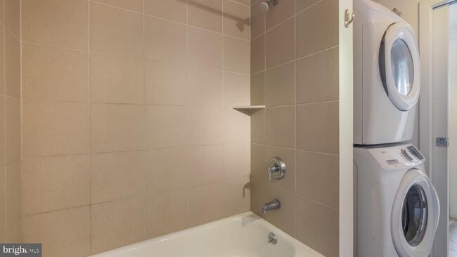 Building Photo - 444 N 4th St