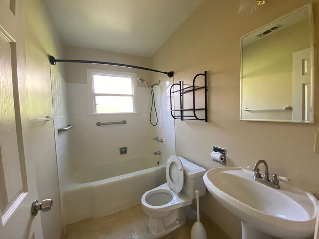 Building Photo - Action Properties RES Inc offering- Central Roseville - 2 Bed, 1 Bath - Separate Living and Famil...