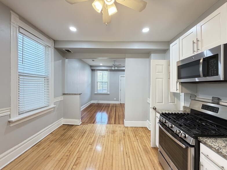 Building Photo - 2236 W Belden Ave