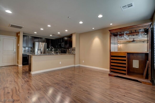 Building Photo - 2074 Waterlily View St