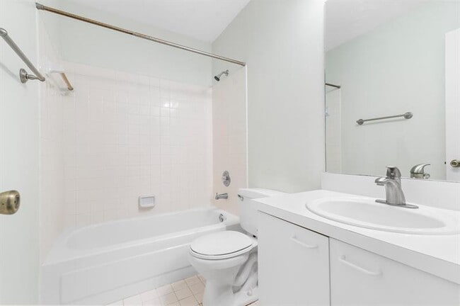 Building Photo - 3138 W Buena Vista Dr