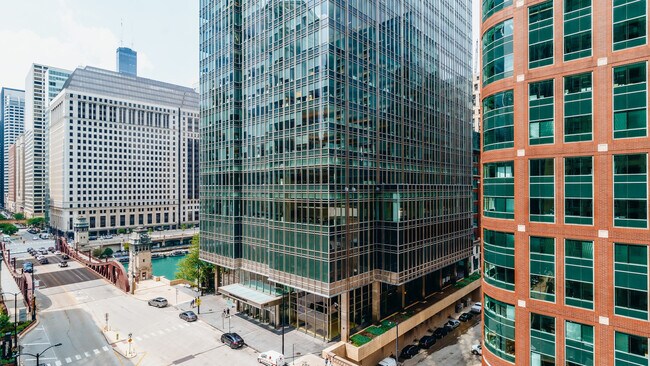 Building Photo - 345 N La Salle Dr