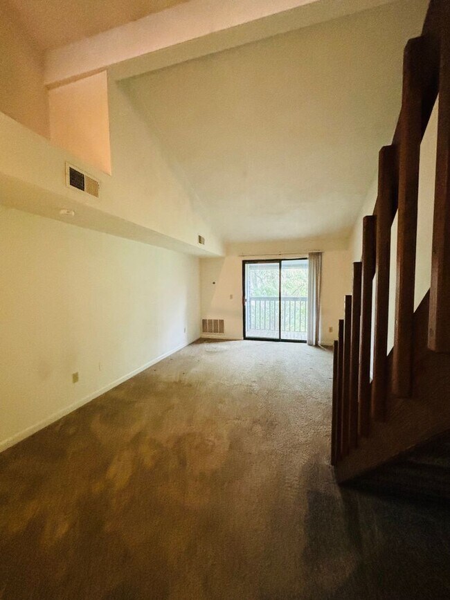 Building Photo - 507 Sunridge Dr