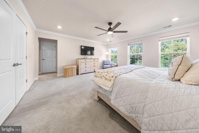 Building Photo - 973 Skylar Ct.