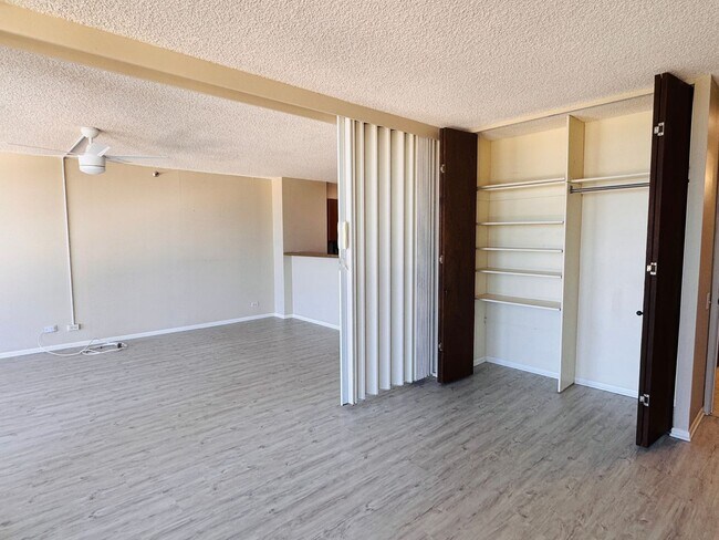 Building Photo - 322 Aoloa St
