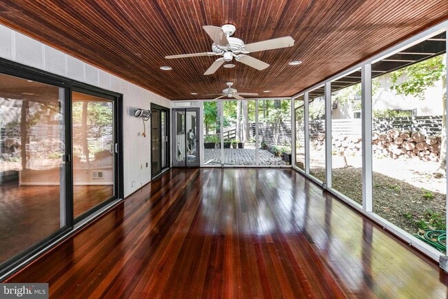 Building Photo - 3318 Mantua Dr