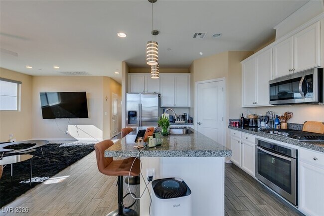 Building Photo - 172 Petaluma Valley Dr