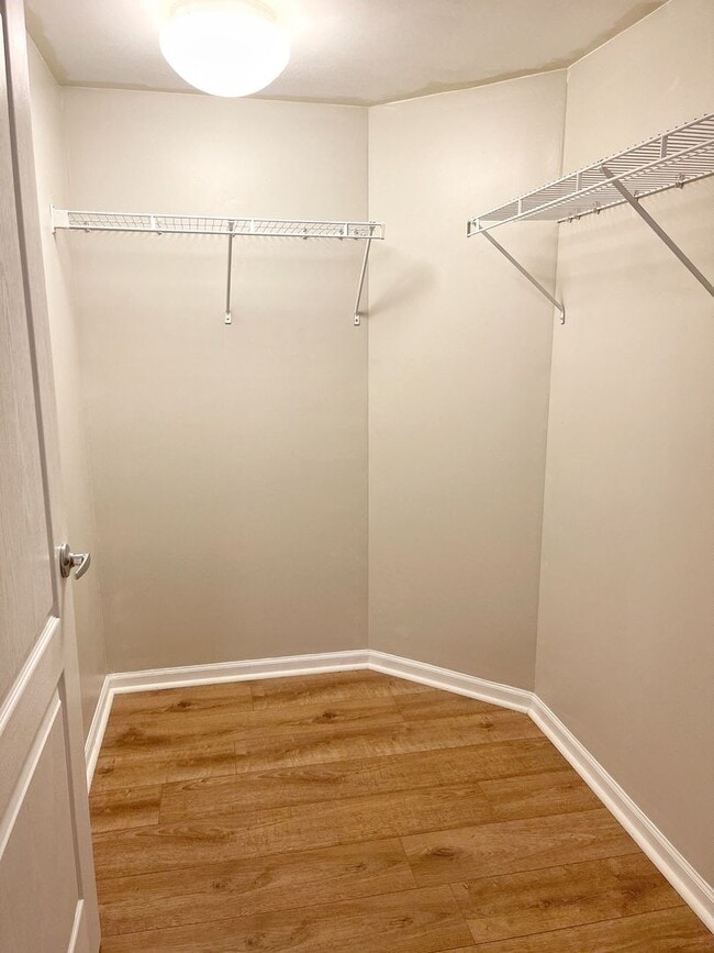 Building Photo - COMING SOON!!! Ground Floor Condo in Lake ...