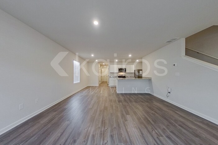 Building Photo - 329 Ironwood Ct