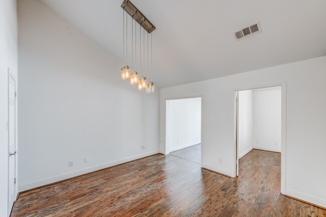 Building Photo - 708 Fowler St