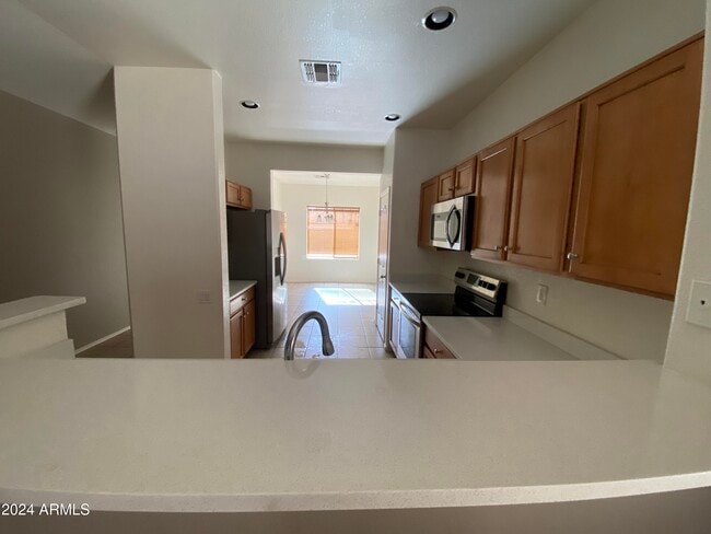 Building Photo - 11634 W Western Ave