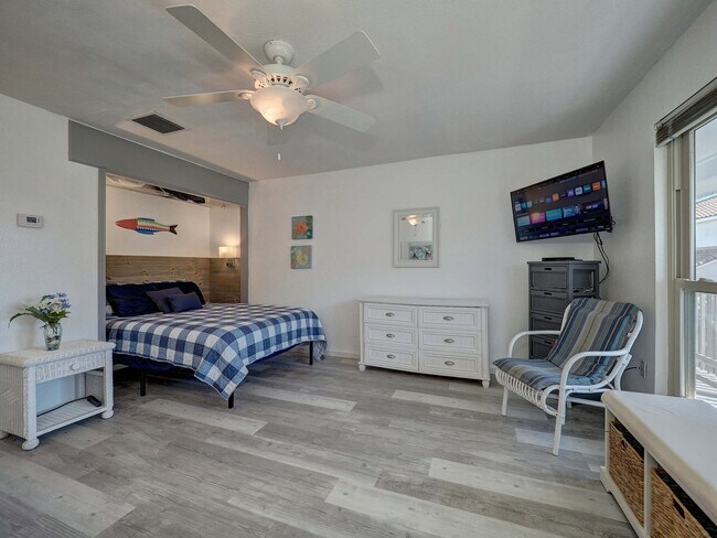 Building Photo - 14814 Leeward Dr